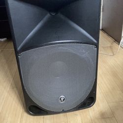 Mackie THUMP TH-15A Powered Speaker