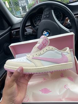 Air Jordan 1 Travis Scott Shy Pink size 9.5