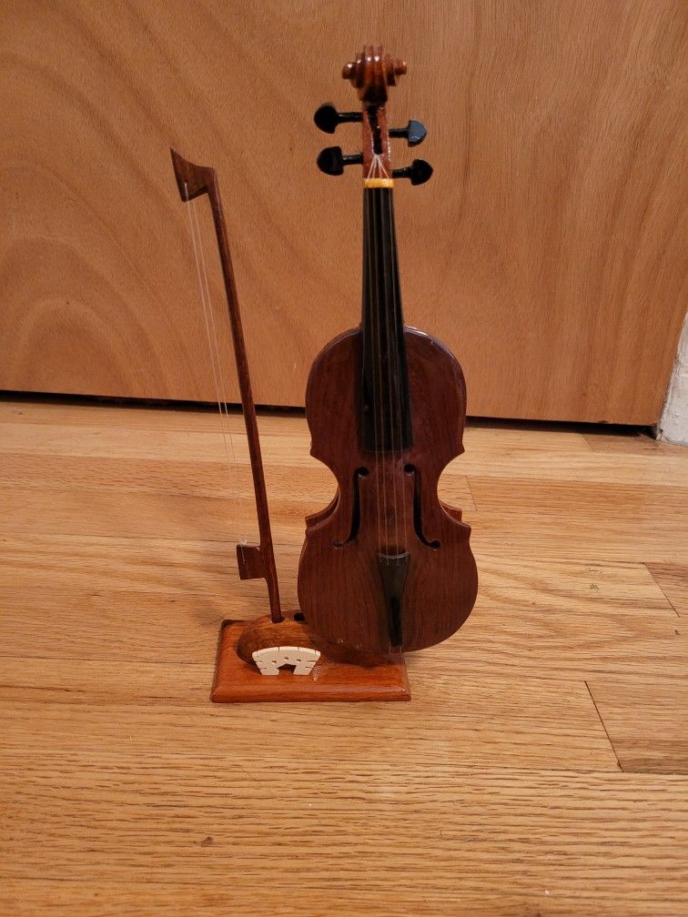 Vintage Wooden Violin Model