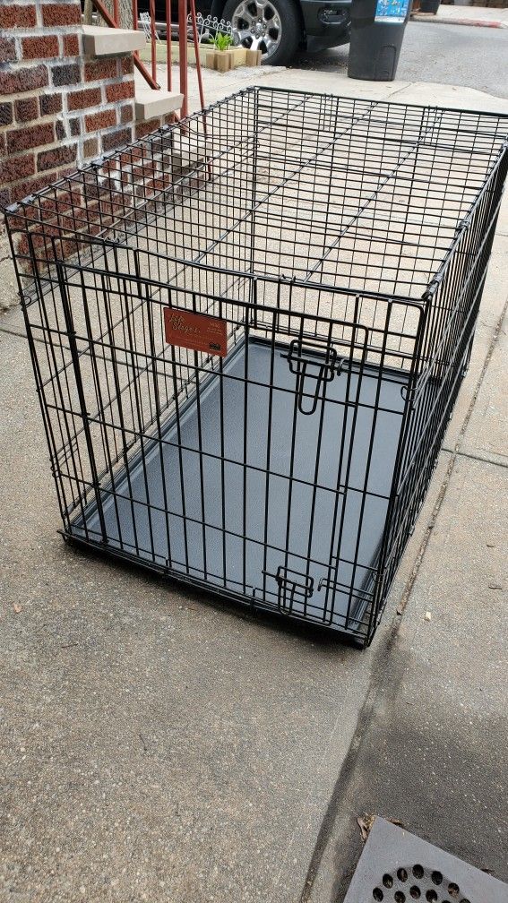 Life Stages LARGE Dog Cage Crate House 36Lx24Wx27H

Clean!!!