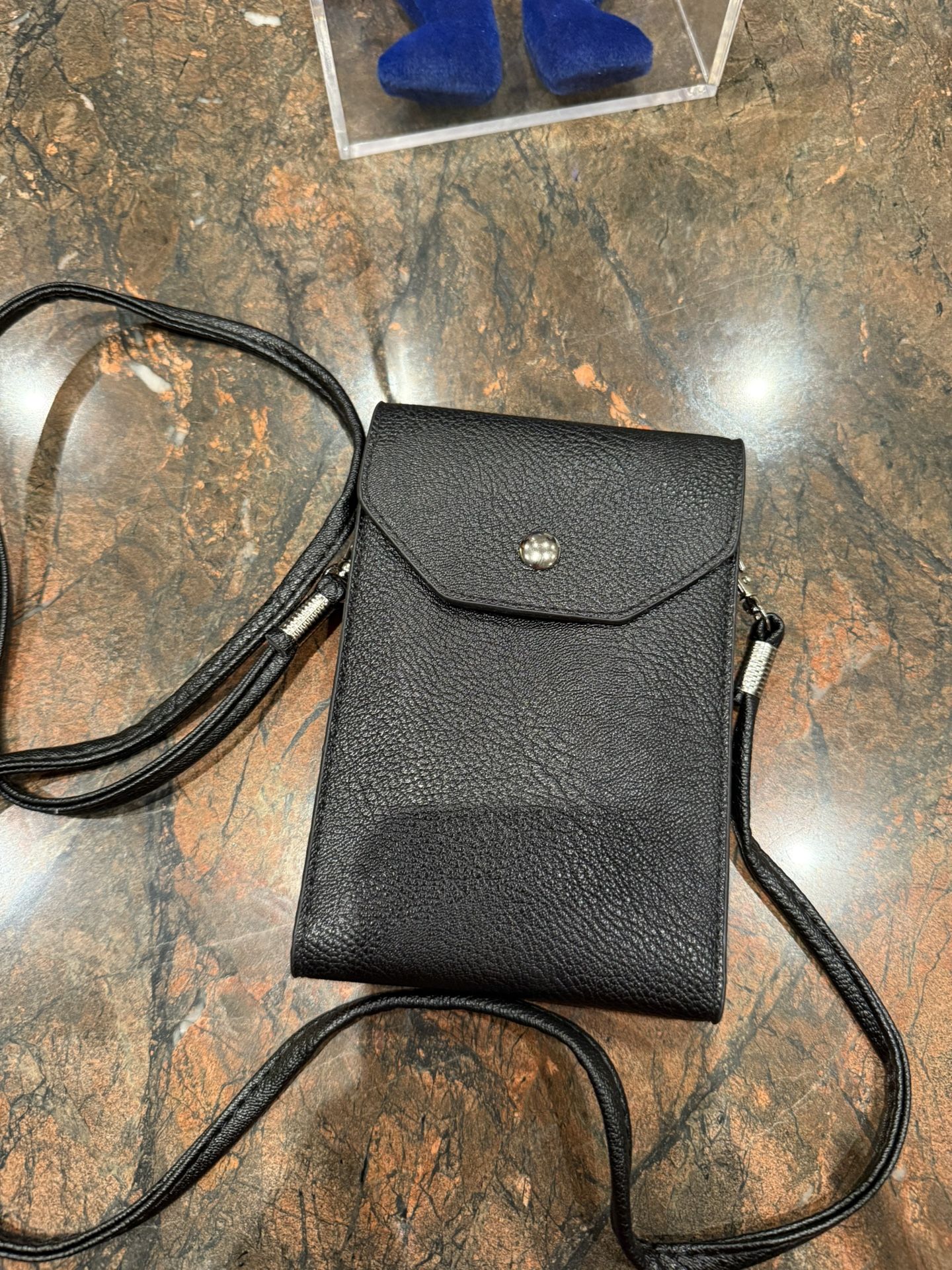 Brand New Black Crossbody Phone Bag + US Open 2007 Bear (Display Case) – Set