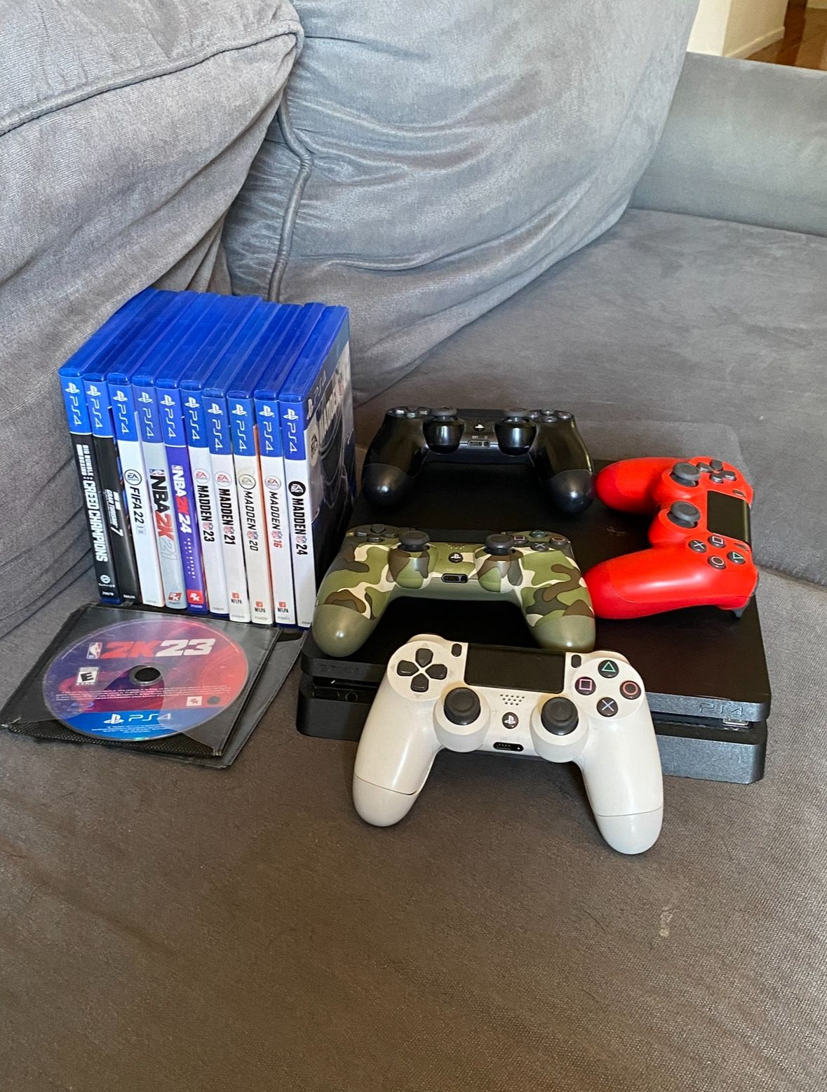 Playstation 4/games/controllers/disk holders
