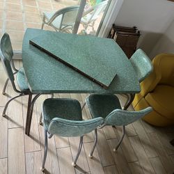 1950’s Vintage Dining Set Iconic