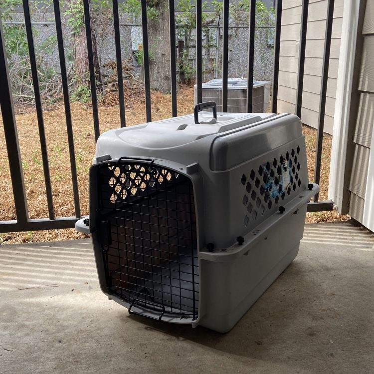 Pet Carrier/ Pet Kennel