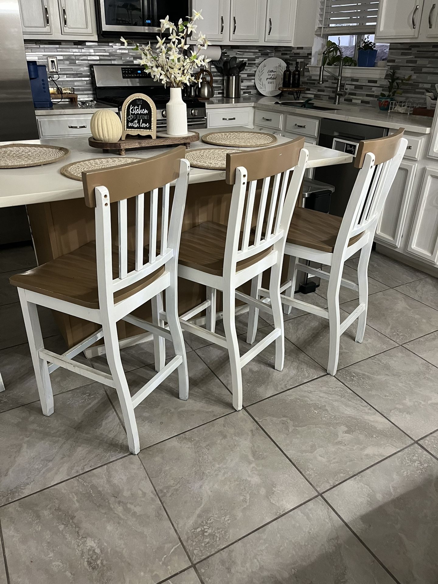 4 Kitchen Stools