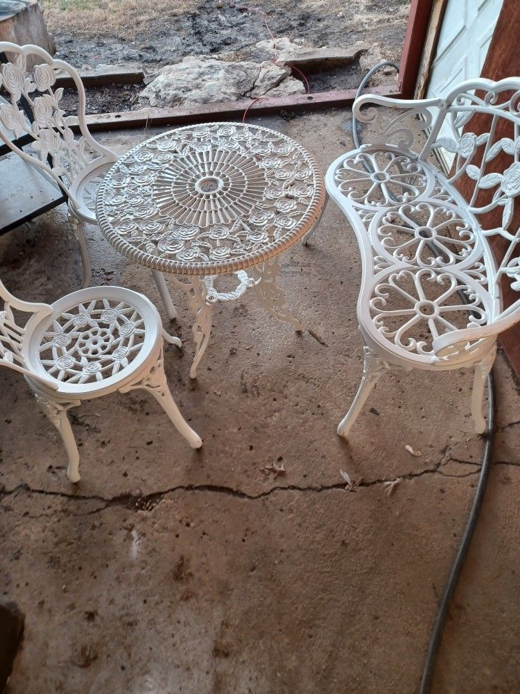 Vintage 4 Piece ROSE Cast Iron Oudoor Patio Furniture