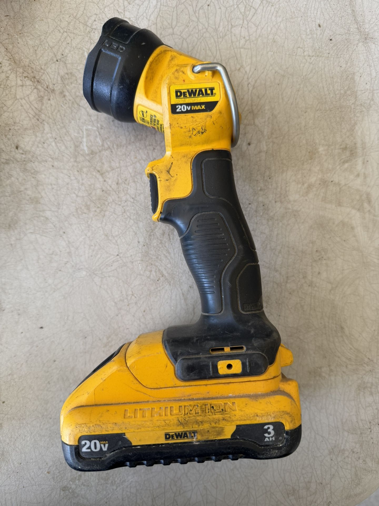 Dewalt work light with batter