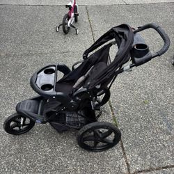 Jiggling stroller
