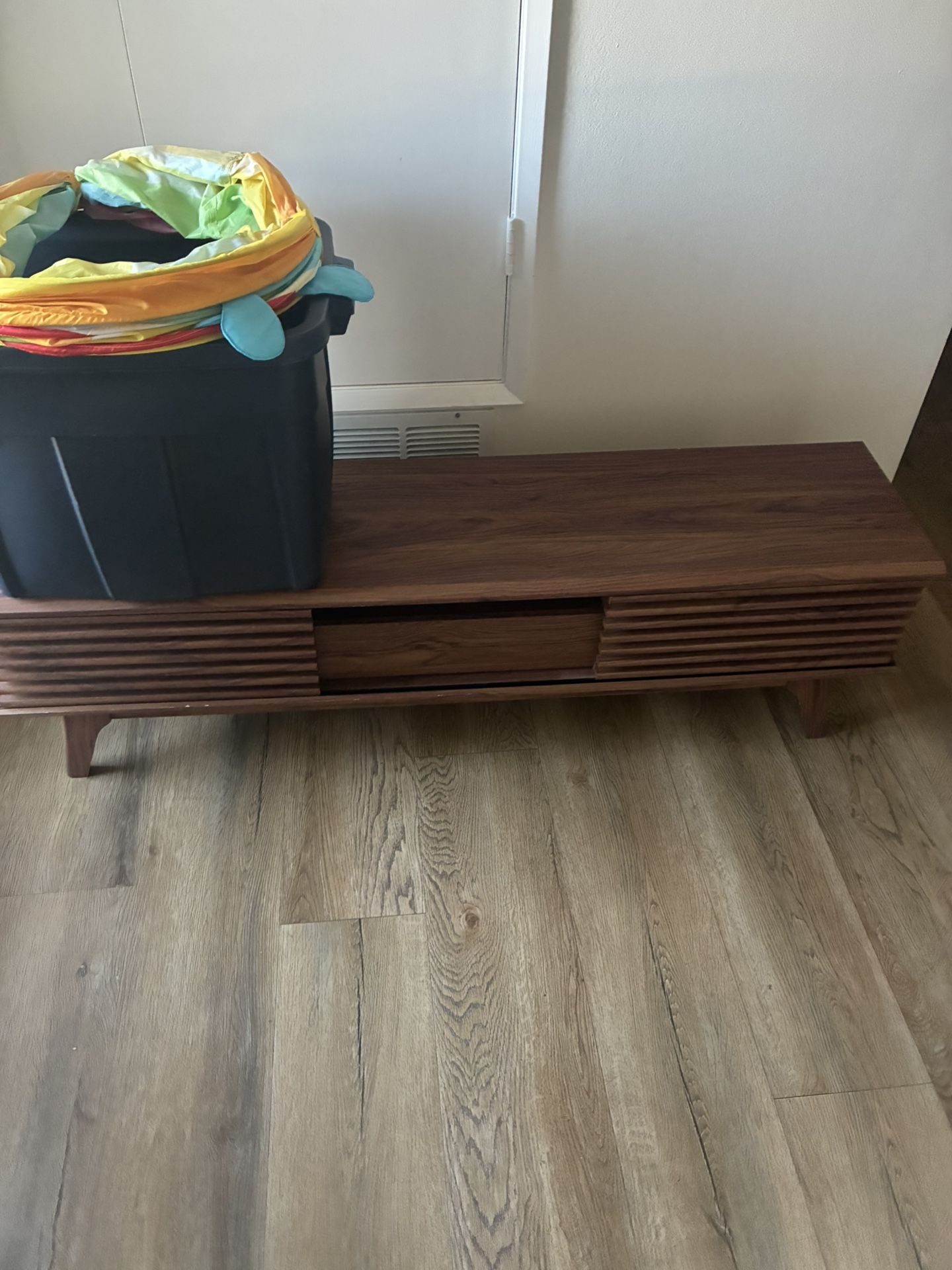 Low storage unit