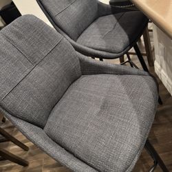 2 New high top stools set in Peoria