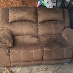 Reclining Loveseat. Need Gone Asap