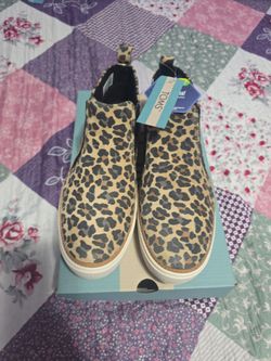 Women Tom's shoes