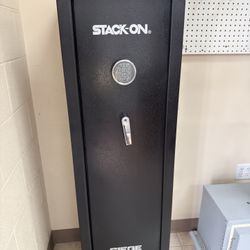 STACK-ON SIEGE 12-GUN FIREPROOF WITH ELECTRONIC LOCK GUN SAFE