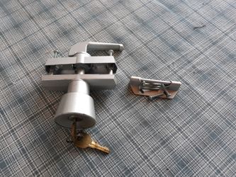LOCKING DOOR LATCH FOR WOOD OR METAL SIZE 3/4 to 13/8 THICK