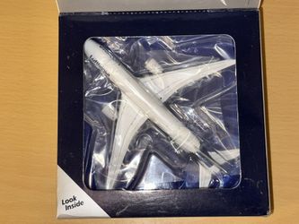 GeminiJets Lufthansa Airlines B787-9 Error!