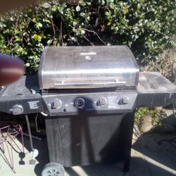 Working Bbq And Grills. Smoker Too.