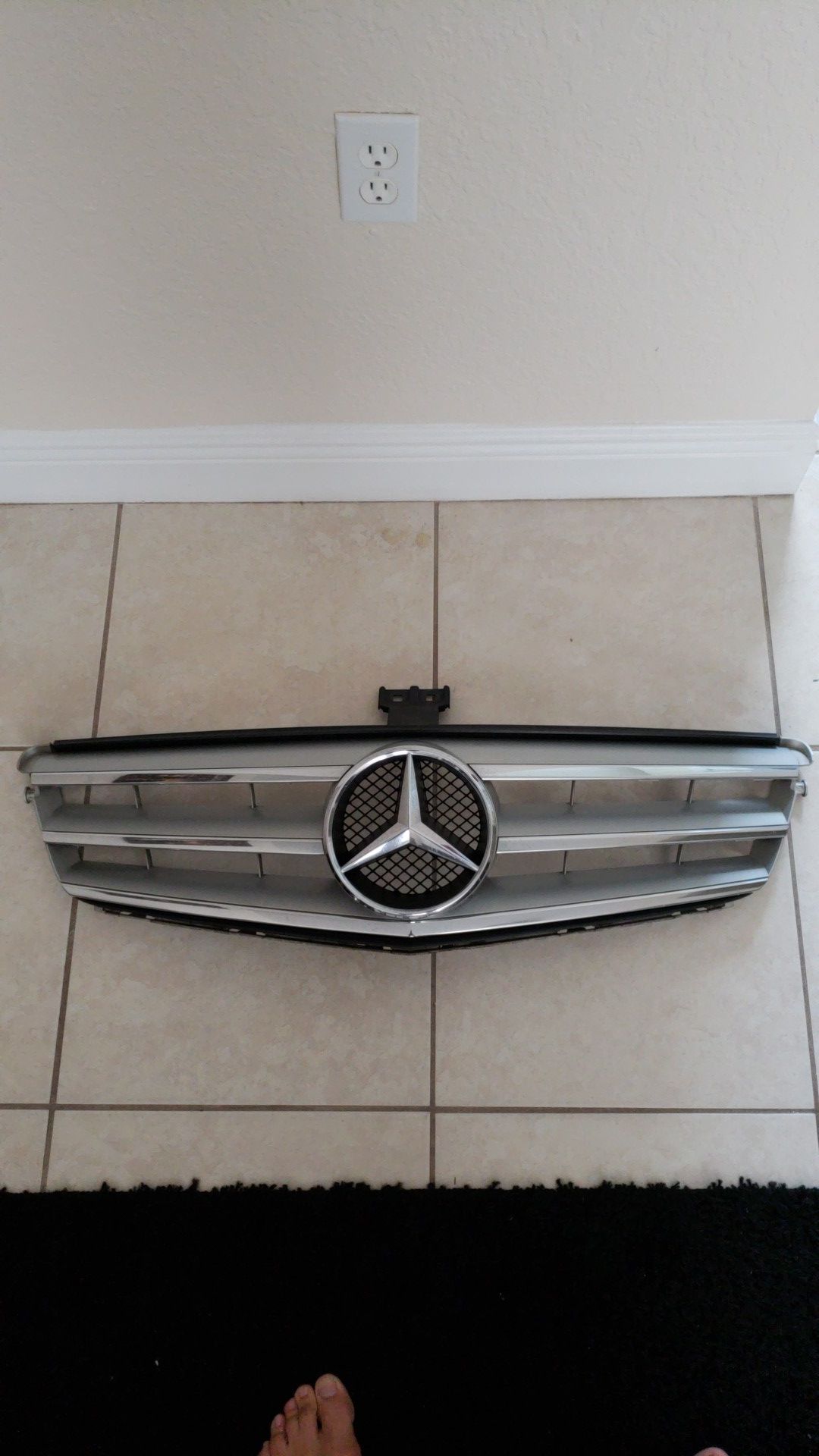 09 C Class Mercedes Grill