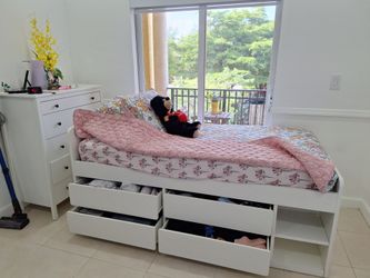 Twin bed with four drawers, with mattress and IKEA dresser, all in very good condition.