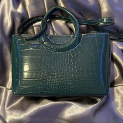 green purse 