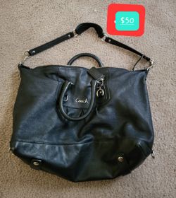 COACH BLACK WITH PURPLE INSIDE PURSE