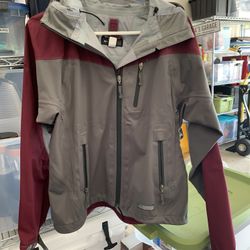 Women’s REI Lightweight Rain Jacket, Size Medium, MINT CONDITION!