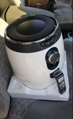 2.7 Airfryer- Brand new sealed , (no original box available)