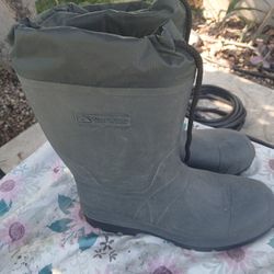 Mens Rain / Snow Boots Size 12.  $20.00