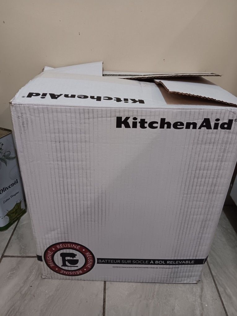 New kitchenaid Mixer 6 Qt