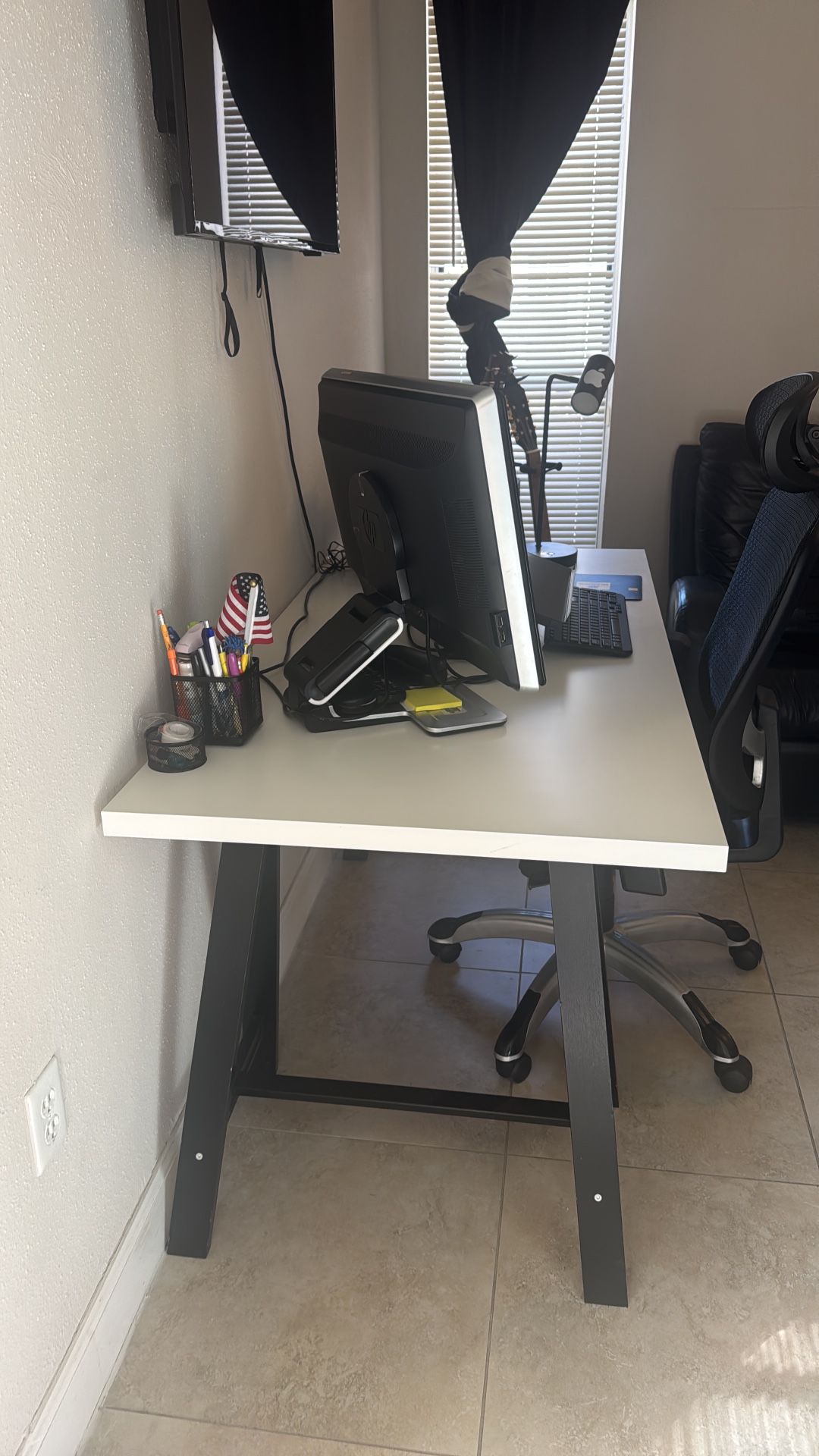 Modern Office Desk – Used, Good Condition