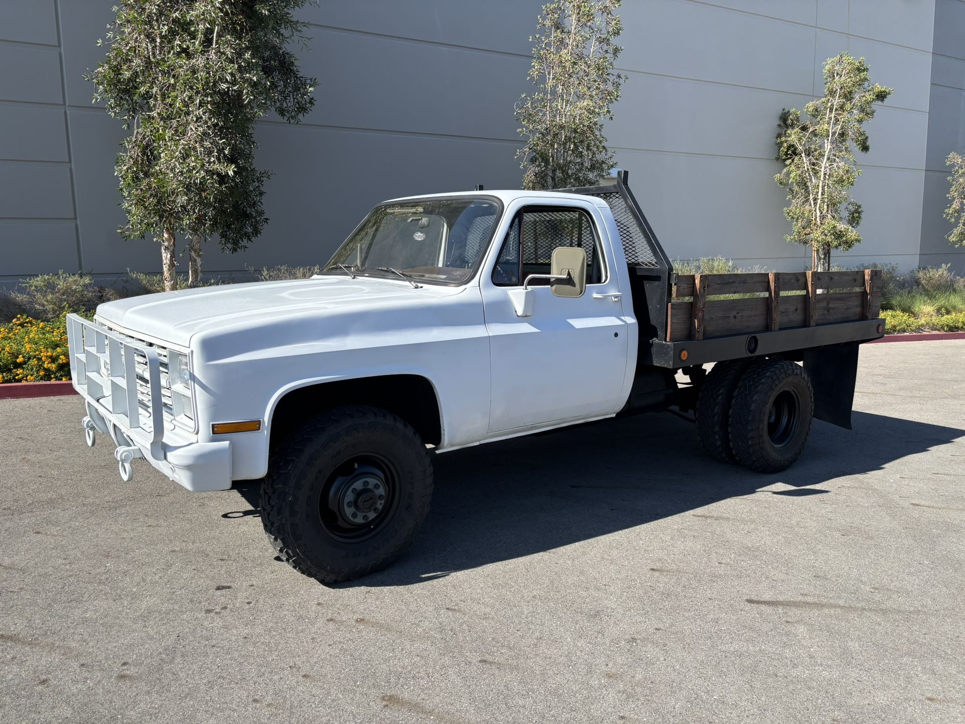 1986 CUCV 1 Ton 4x4 Dually Flat Bed .