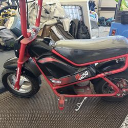 Monster Moto MM e250 Mini Bike