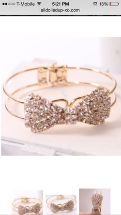Rhinestone bow bracelet