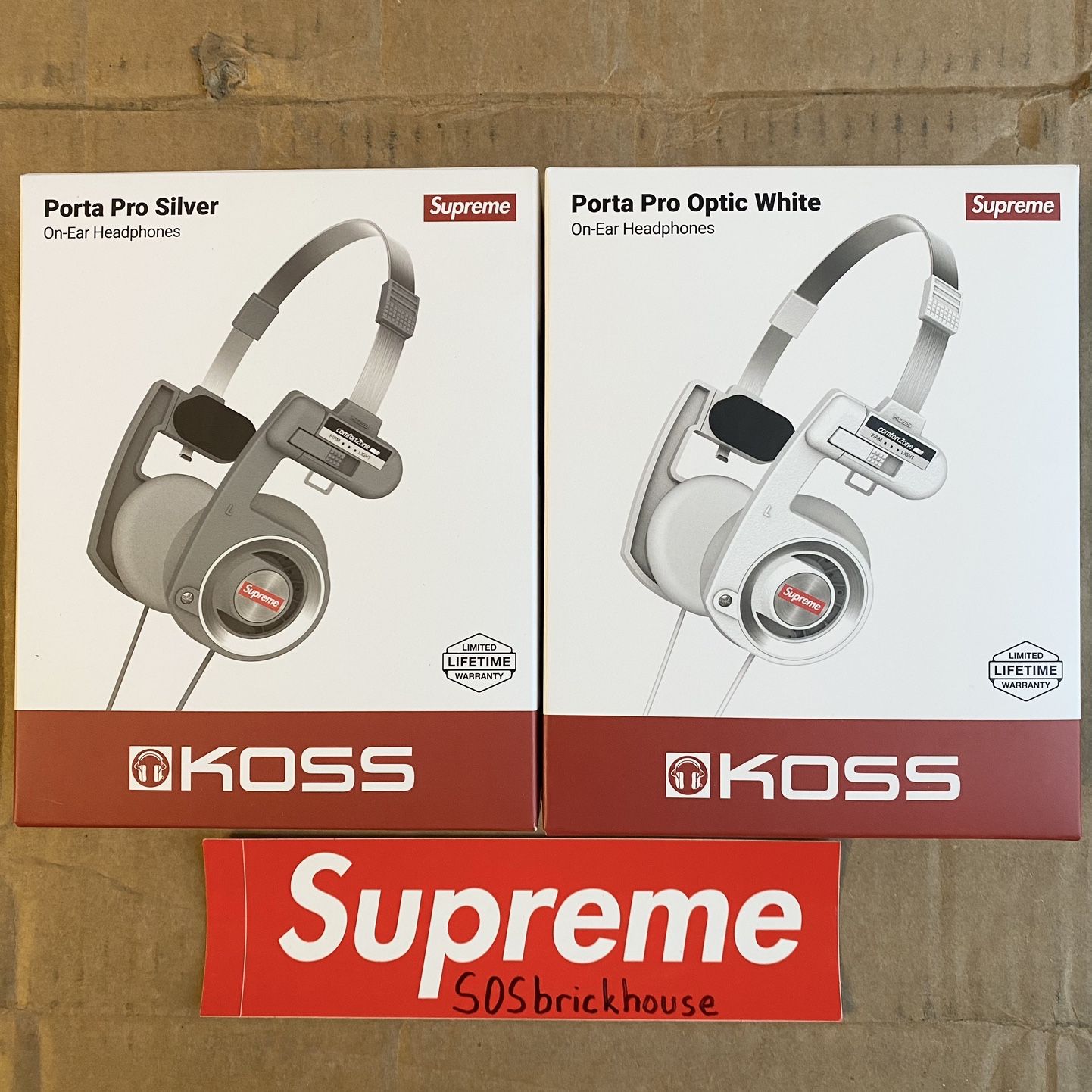 supreme koss ヘッドホン　Silver ボックスロゴステッカー付き supreme koss ヘッドホンSilver ボックスロゴステッカー付き