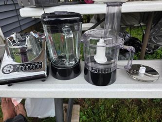 Cuisinart PowerBlend Duet™ Blender/Food Processor, specifically model BFP-10CH. Excellent Condition
