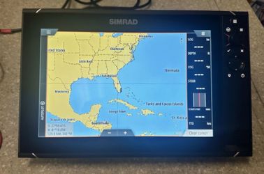 NSS12 Evo3 Simrad plotter