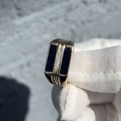 14k Gold Diamond Ring 