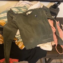 hollister shirt xs