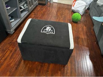 Raiders ottoman