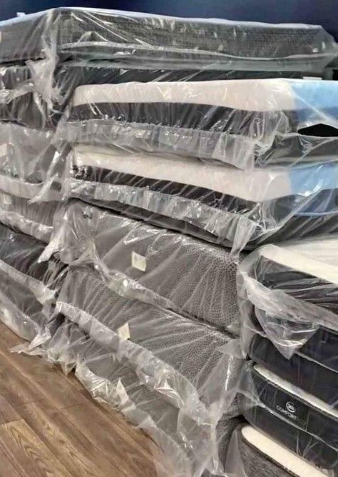New Queen Size Mattress Regular with Box springs New Mattress For Sale