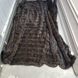 FURRY SMALL blanket [ SEE  ALL PICS FOR MEASURES & CONDITION PLEASE ]
