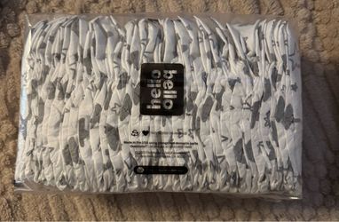 New One (1) Pack Hello Bello Diapers Size 1 (8 - 12 lbs) 32 Count
