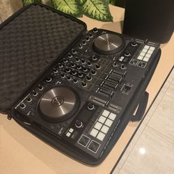 Traktor Case + Controller & Laptop Stand 