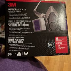 Hard case particulate reusable respirator