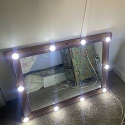 Hollywood Makeup Mirror