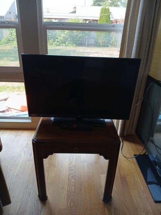 32" TELEVISION