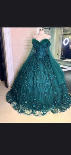 Green feather Quinceañera dress