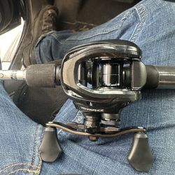 Abu Garcia Vengeance Left Hand Bait Caster