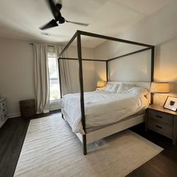 Full Size Canopy Bed Frame With Four -post Metal Frame 