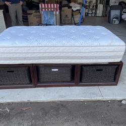 Day Bed And Storage Pottery barn Linins Included