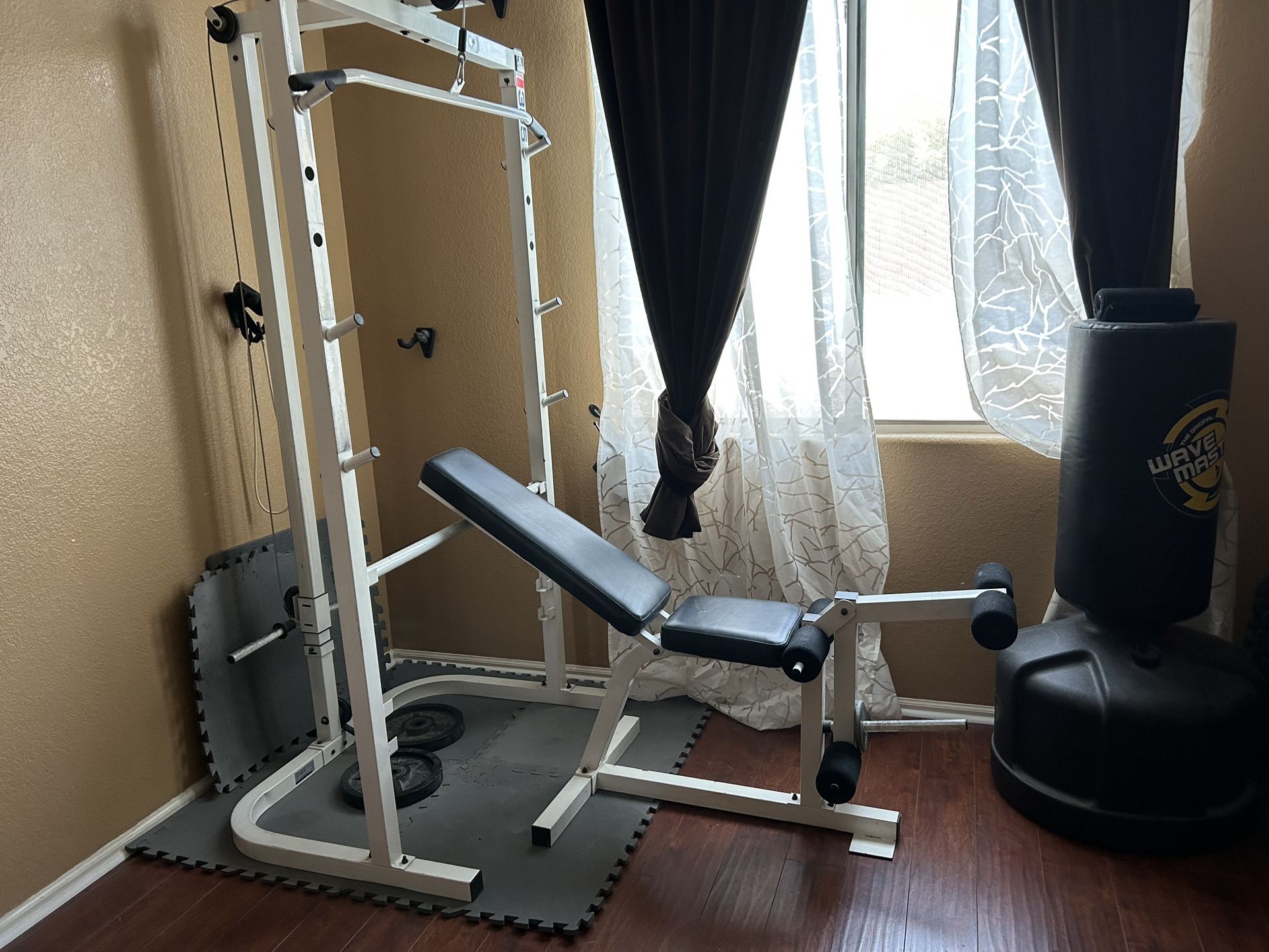 Weight Bench 